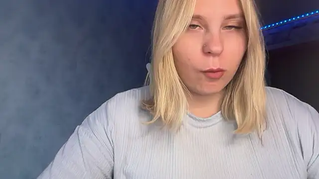 Snapshot of Thalia__Star chatting on October 17, 2025, 12:29 pm Thalia Star online show from October 17, 2025, 12:29 pm