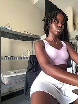 Snapshot of choclatepeaach chatting on March 6, 2026, 4:24 pm choclatepeaach online show from March 6, 2026, 4:24 pm