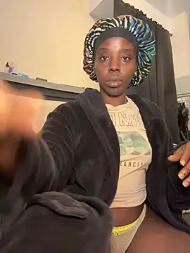 Snapshot of choclatepeaach chatting on March 17, 2026, 2:20 pm choclatepeaach online show from March 17, 2026, 2:20 pm