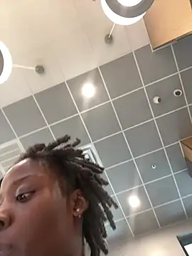 Snapshot of choclatepeaach chatting on March 2, 2026, 8:27 pm choclatepeaach online show from March 2, 2026, 8:27 pm