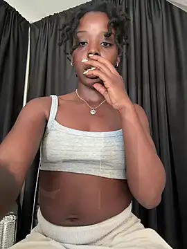 Snapshot of choclatepeaach chatting on March 21, 2026, 10:13 pm choclatepeaach online show from March 21, 2026, 10:13 pm