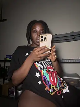 Snapshot of choclatepeaach chatting on March 27, 2026, 8:26 am choclatepeaach online show from March 27, 2026, 8:26 am