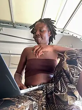 Snapshot of choclatepeaach chatting on March 4, 2026, 8:16 pm choclatepeaach online show from March 4, 2026, 8:16 pm