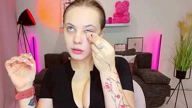 Snapshot of rora_skyline chatting on November 10, 2025, 6:40 am rora skyline online show from November 10, 2025, 6:40 am