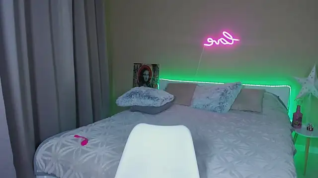 Snapshot of Monica_Smash chatting on January 14, 2025, 4:29 pm Monica Smash online show from January 14, 2025, 4:29 pm