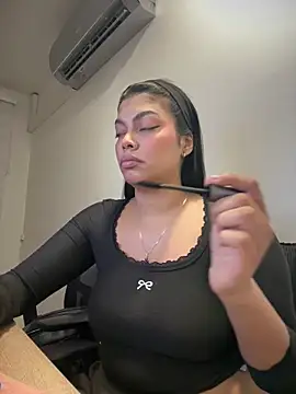 jennifer oliveira online show from December 18, 2025, 9:14 am