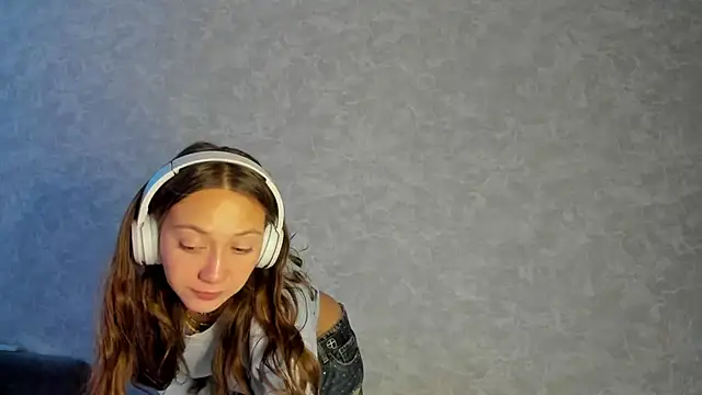 EllaSky xoxo online show from October 7, 2025, 6:53 pm