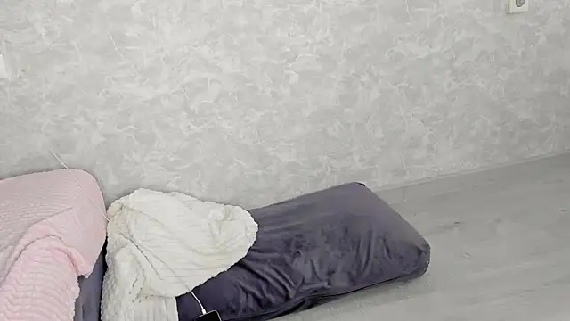 EllaSky xoxo online show from October 23, 2025, 1:54 pm