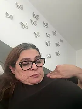 AntonellaAlondra4 online show from June 1, 2026, 4:28 pm