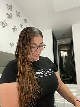 AntonellaAlondra4 online show from February 18, 2025, 4:03 pm