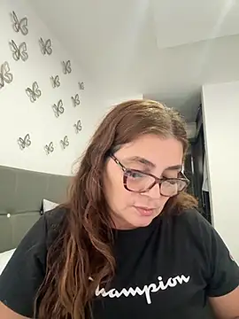 AntonellaAlondra4 online show from September 28, 2025, 9:22 pm