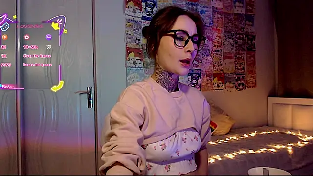 Snapshot of Milky_way_UwU chatting on November 23, 2025, 11:37 pm Milky way UwU online show from November 23, 2025, 11:37 pm