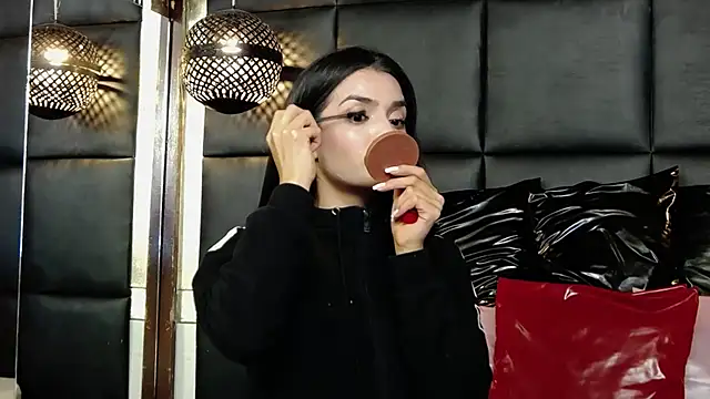 Snapshot of BlairBadgley chatting on November 4, 2025, 11:52 pm BlairBadgley online show from November 4, 2025, 11:52 pm