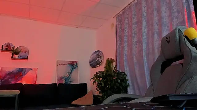 Snapshot of NielletaBlossom chatting on February 12, 2026, 2:44 am NielletaBlossom online show from February 12, 2026, 2:44 am