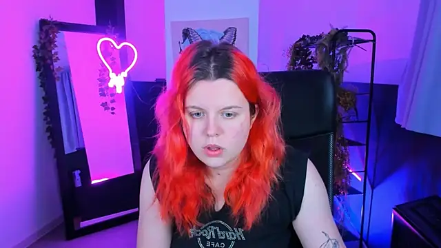Snapshot of NielletaBlossom chatting on February 19, 2025, 5:05 am NielletaBlossom online show from February 19, 2025, 5:05 am