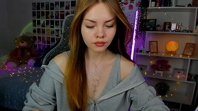 AkiraKatsu online show from October 4, 2025, 11:56 am