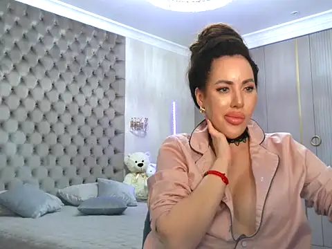 Snapshot of TianaPosh chatting on February 27, 2025, 10:42 pm TianaPosh online show from February 27, 2025, 10:42 pm