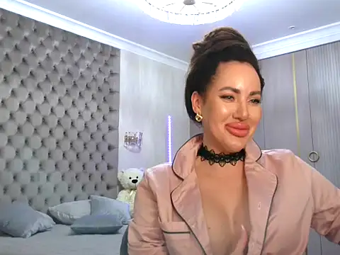 Snapshot of TianaPosh chatting on February 27, 2025, 7:37 pm TianaPosh online show from February 27, 2025, 7:37 pm