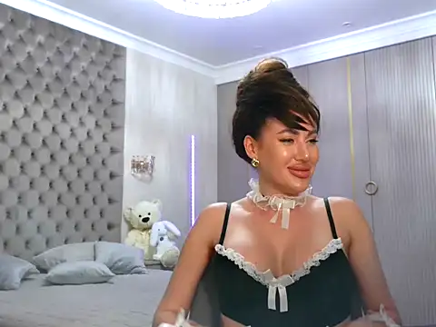 Snapshot of TianaPosh chatting on February 20, 2025, 2:40 am TianaPosh online show from February 20, 2025, 2:40 am