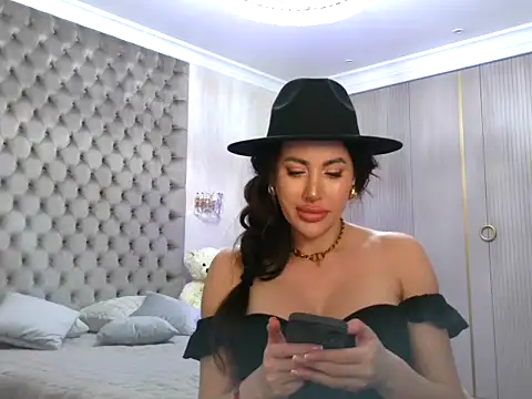 Snapshot of TianaPosh chatting on March 22, 2025, 3:09 am TianaPosh online show from March 22, 2025, 3:09 am