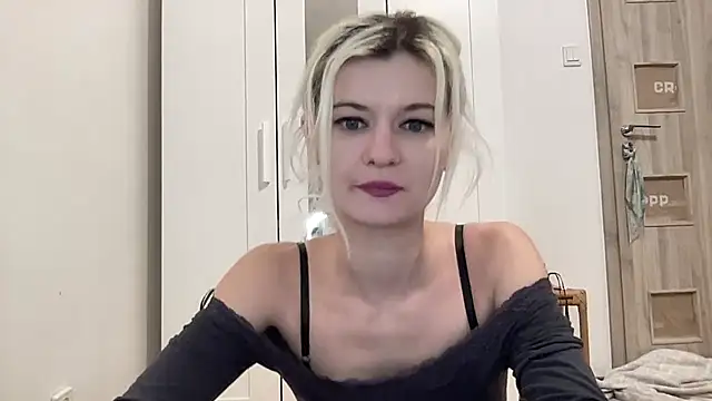 Snapshot of Onika_Love chatting on March 3, 2026, 4:03 pm Onika Love online show from March 3, 2026, 4:03 pm