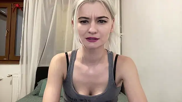 Onika Love online show from March 26, 2026, 6:39 pm