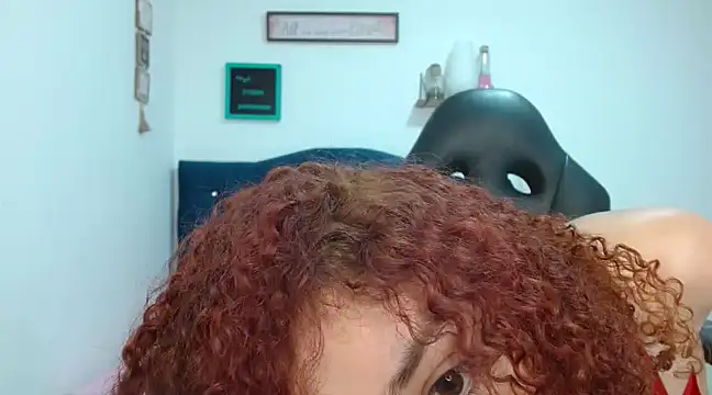 Perla web09 online show from January 19, 2025, 5:39 pm