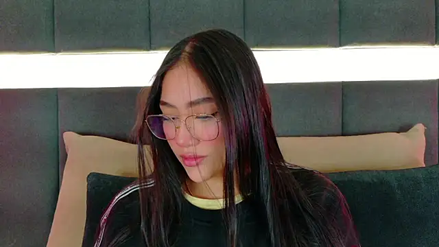 nicolle pierce online show from October 24, 2025, 2:05 pm