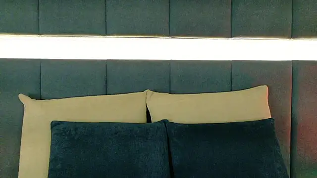 nicolle pierce online show from October 29, 2025, 2:16 pm