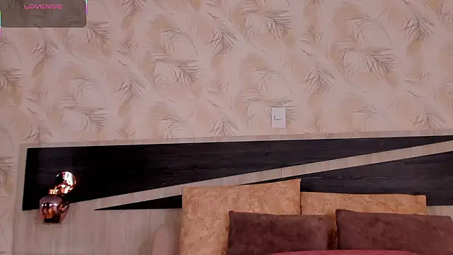 nicolle pierce online show from March 17, 2026, 1:36 pm