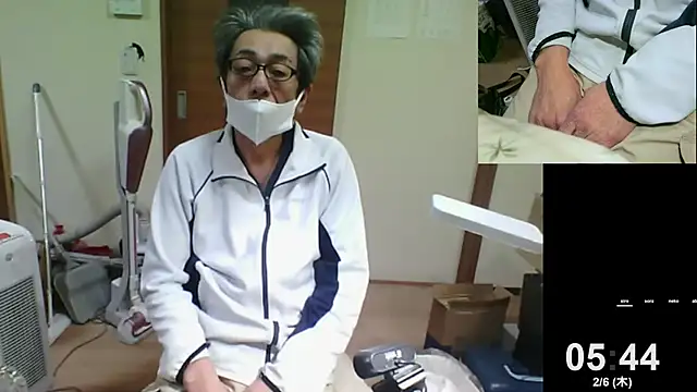 Snapshot of mama010-chan chatting on February 5, 2025, 8:46 pm mama010-chan online show from February 5, 2025, 8:46 pm