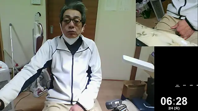 Snapshot of mama010-chan chatting on February 3, 2025, 9:29 pm mama010-chan online show from February 3, 2025, 9:29 pm