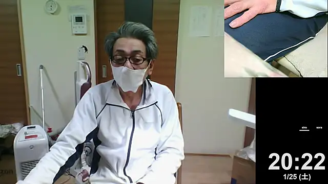 Snapshot of mama010-chan chatting on January 25, 2025, 11:23 am mama010-chan online show from January 25, 2025, 11:23 am