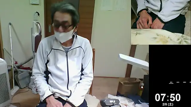 Snapshot of mama010-chan chatting on February 7, 2025, 10:52 pm mama010-chan online show from February 7, 2025, 10:52 pm