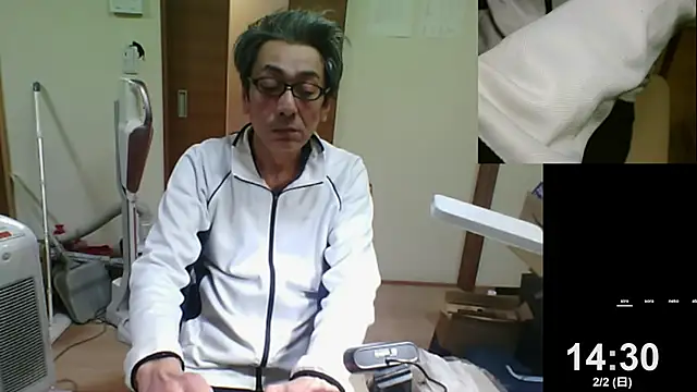 Snapshot of mama010-chan chatting on February 2, 2025, 5:32 am mama010-chan online show from February 2, 2025, 5:32 am