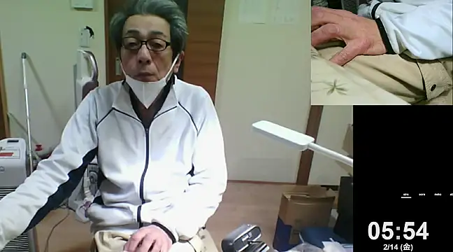 Snapshot of mama010-chan chatting on February 13, 2025, 8:55 pm mama010-chan online show from February 13, 2025, 8:55 pm