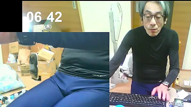 Snapshot of mama010-chan chatting on February 5, 2026, 9:43 pm mama010-chan online show from February 5, 2026, 9:43 pm