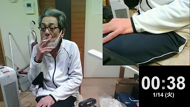 Snapshot of mama010-chan chatting on January 15, 2025, 3:39 pm mama010-chan online show from January 15, 2025, 3:39 pm