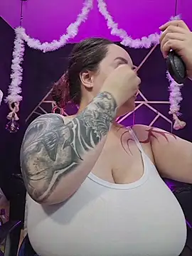 Gelena Black online show from December 16, 2025, 6:45 pm