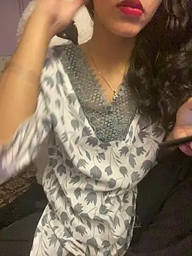 Divyaa69 online show from January 8, 2026, 4:24 pm