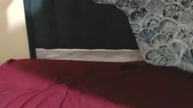 kittykhloe22 online show from November 8, 2025, 12:47 am