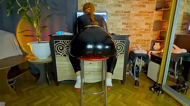 Snapshot of JosephinaBlack chatting on February 13, 2026, 2:22 am JosephinaBlack online show from February 13, 2026, 2:22 am