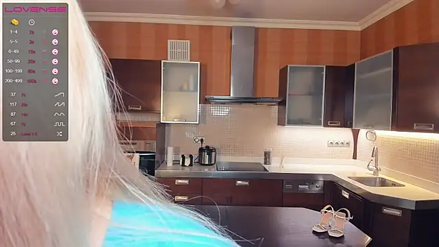 Snapshot of LinnBottrell chatting on February 24, 2025, 8:25 pm LinnBottrell online show from February 24, 2025, 8:25 pm