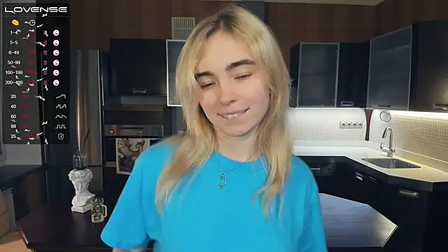 Snapshot of LinnBottrell chatting on February 15, 2025, 9:17 pm LinnBottrell online show from February 15, 2025, 9:17 pm