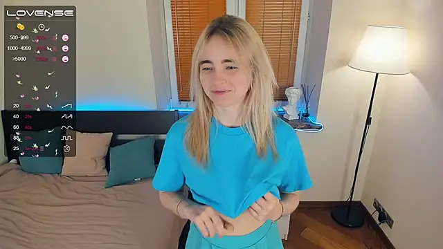 Snapshot of LinnBottrell chatting on February 10, 2025, 3:24 am LinnBottrell online show from February 10, 2025, 3:24 am