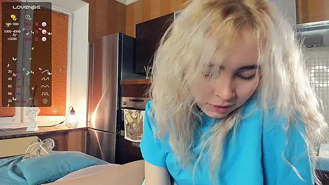 Snapshot of LinnBottrell chatting on March 10, 2025, 1:45 am LinnBottrell online show from March 10, 2025, 1:45 am