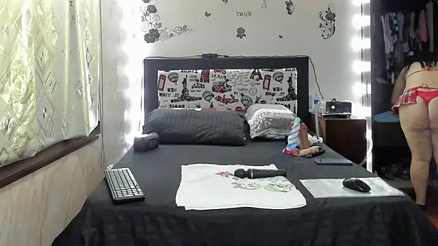 Rachell 111 online show from December 21, 2025, 9:44 am