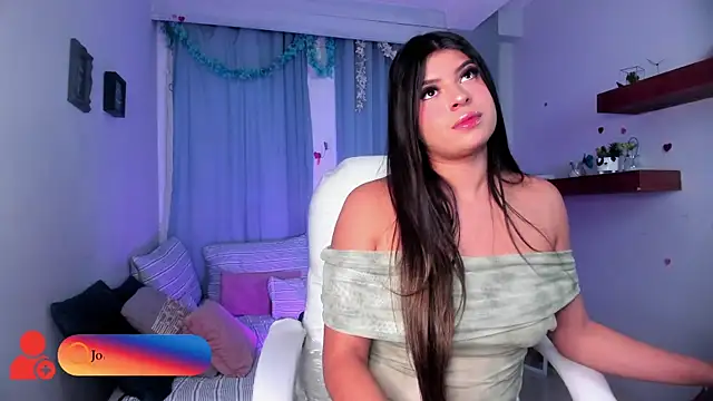 MiaDlucca online show from October 17, 2025, 9:38 pm