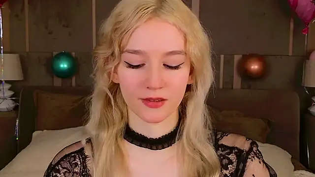 NaomiLoys online show from February 15, 2025, 7:39 pm