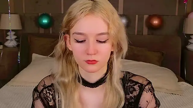 NaomiLoys online show from February 15, 2025, 10:52 pm